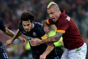 Nainggolan e Ranocchia (Getty Images)