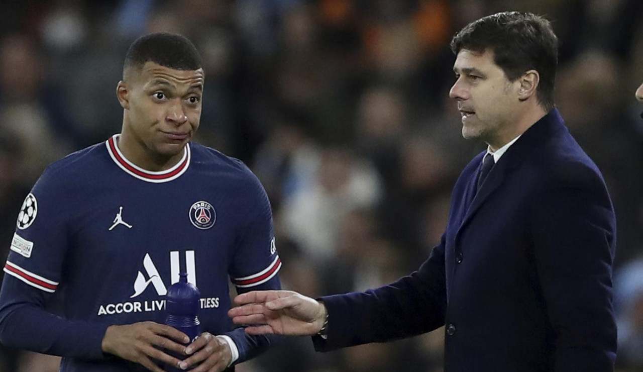 Mauricio Pochettino parla con Mbappé