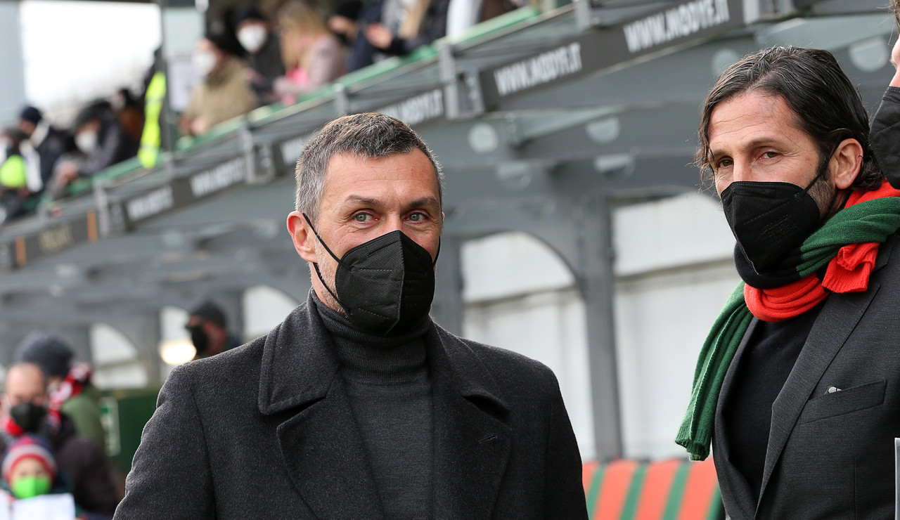 Paolo Maldini sorride