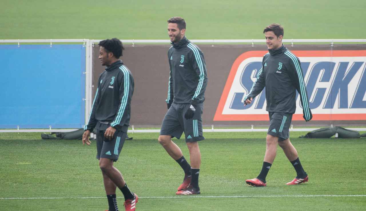 Cuadrado De Sciglio Dybala in allenamento