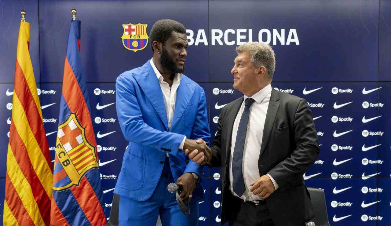 Franck Kessie alla presentazione col Barcellona