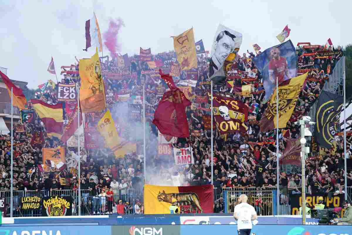 Contestazione tifosi Roma contro i calciatori