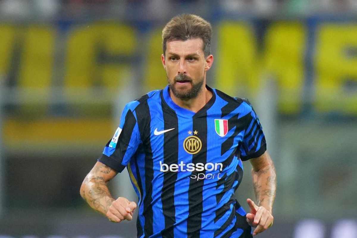 Francesco Acerbi potrebbe lasciare l'Inter e far spazio ad uno svincolato