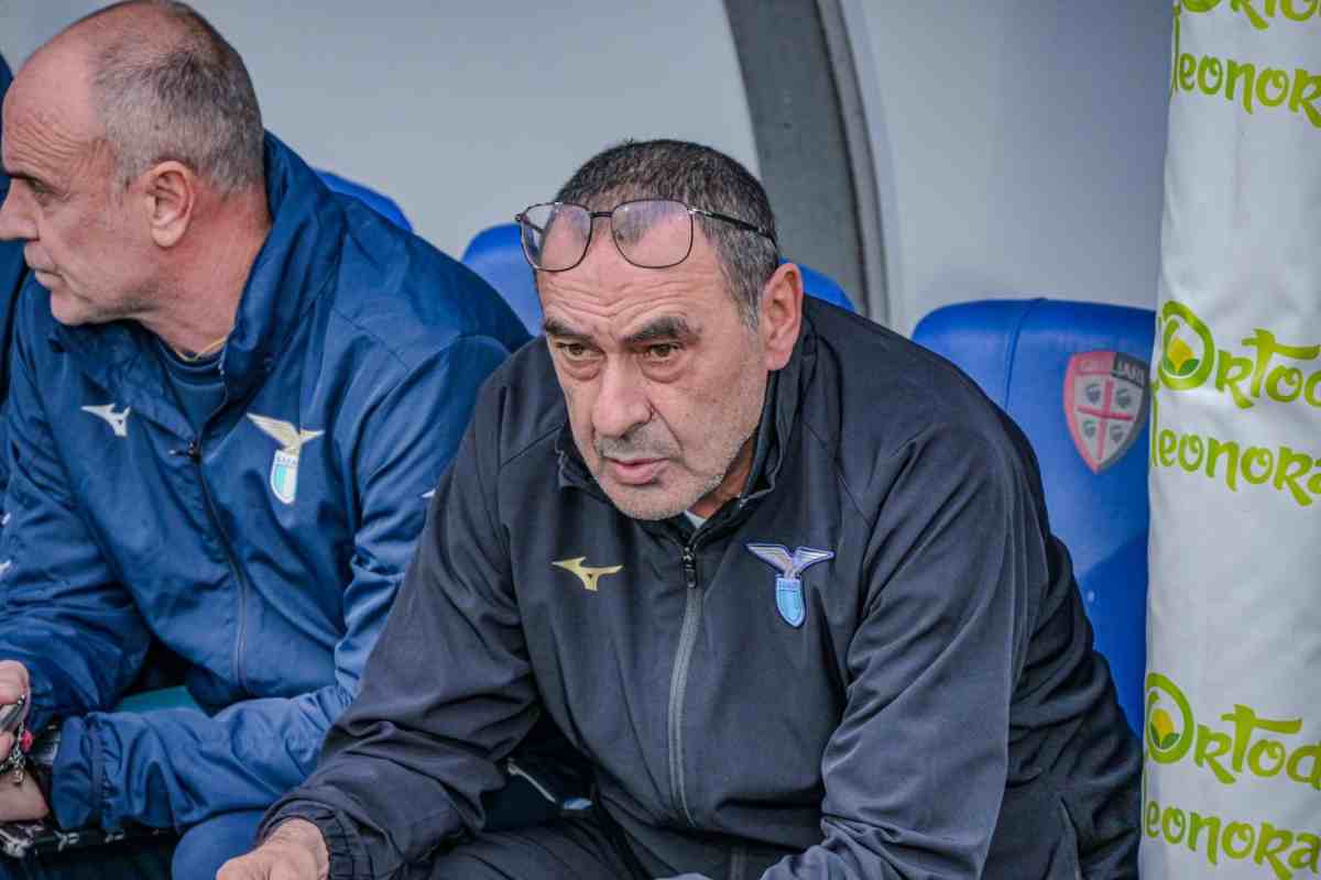 Maurizio Sarri in panchina, possibile approdo al Borussia Dortmund