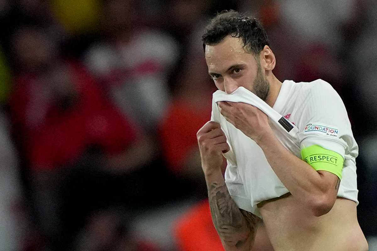 Calhanoglu è un giallo in Turchia