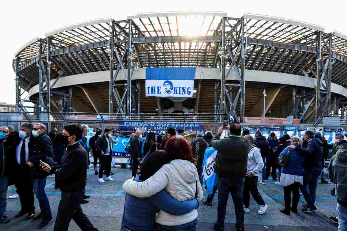 Lutto Napoli, è morto