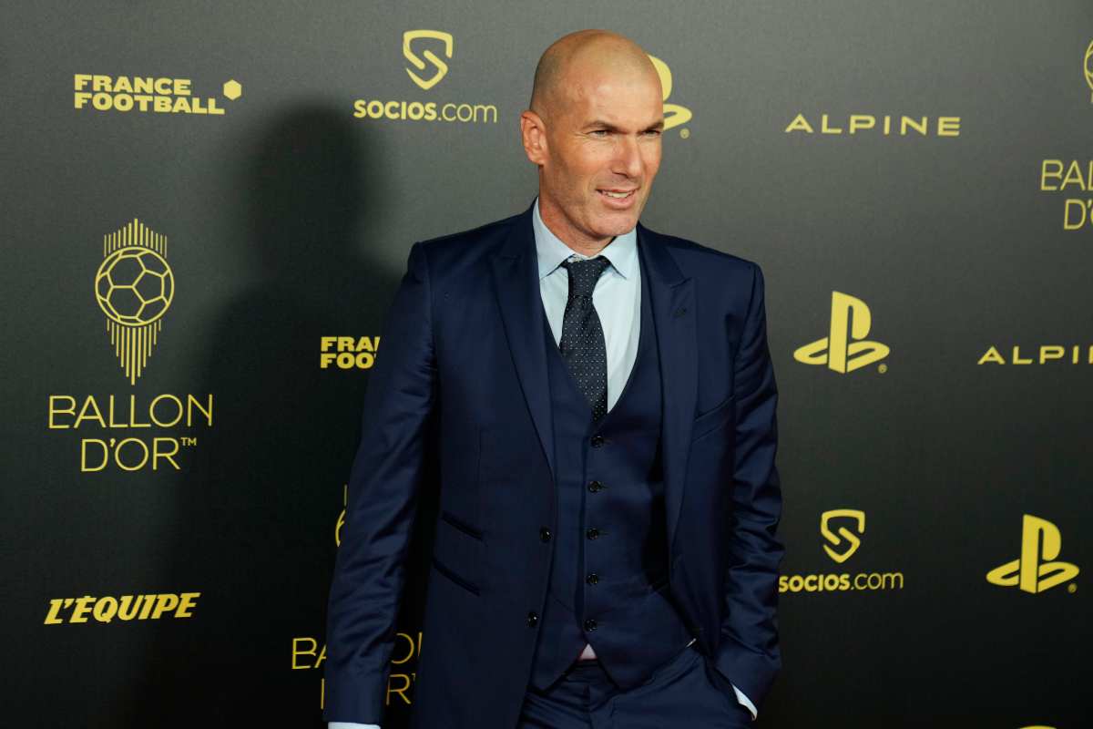 Zidane firma subito dopo l'esonero